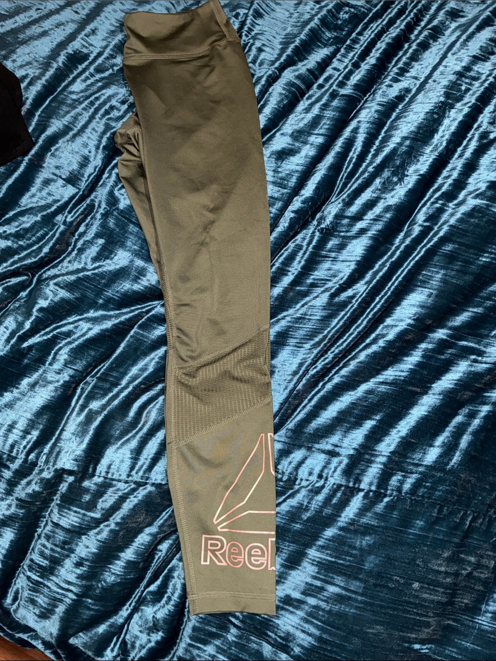 Reebok women’s Olive Green Athletic leggings with Pink Logo Accent